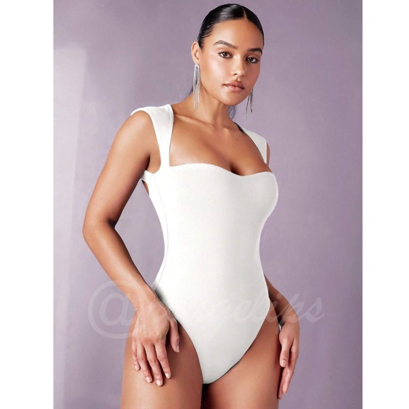White Slim Fit Bodysuit Sweetheart Décolleté Neckline - Picture 6 of 8